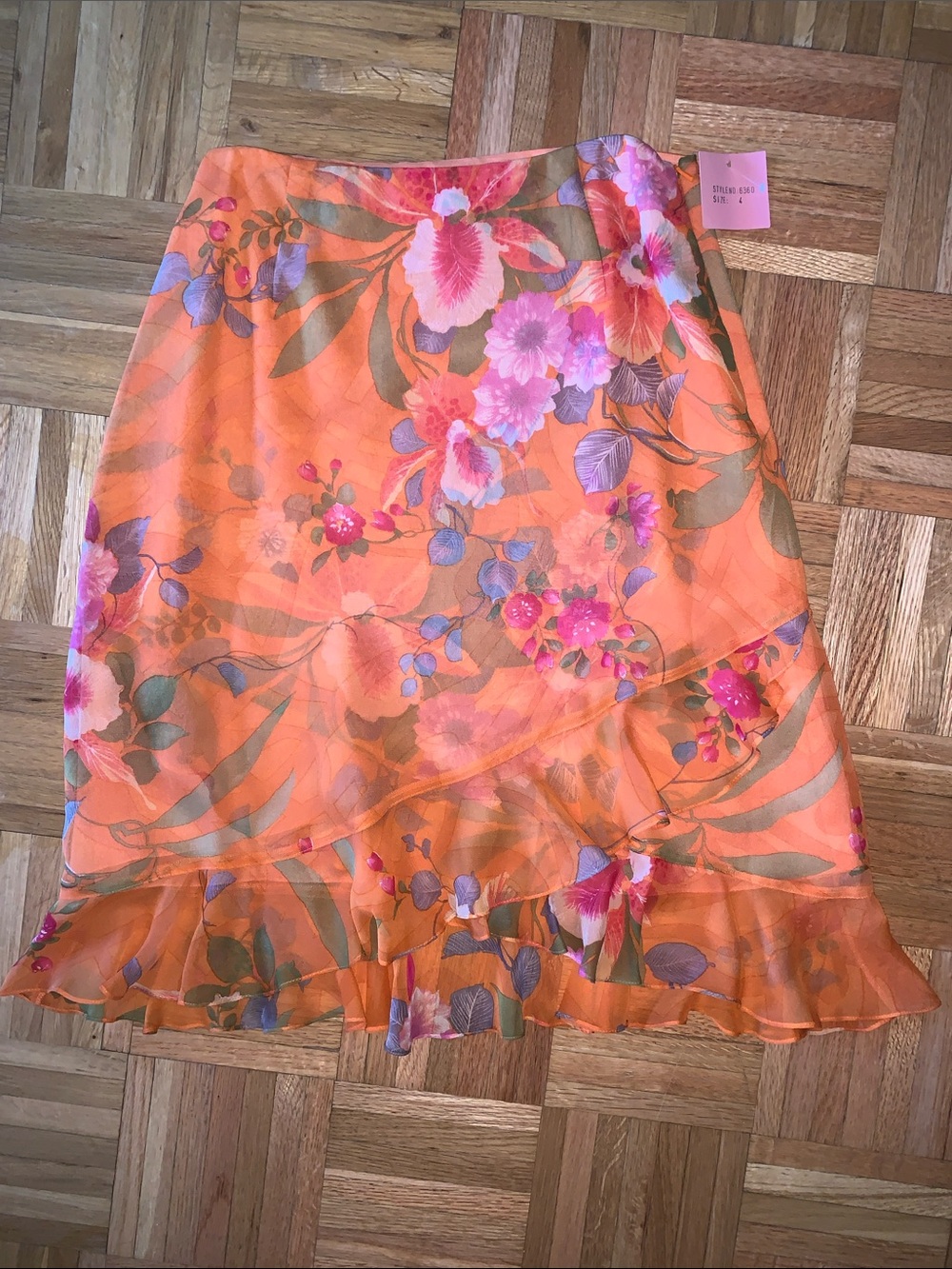 NWT Neiman Marcus Floral Ruffle Hem Skirt Women's Size 4